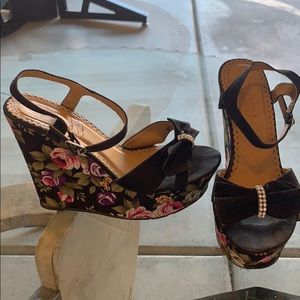 Floral Wedges